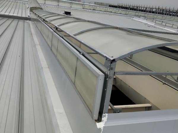 側(cè)開(kāi)型電動(dòng)采光排煙天窗